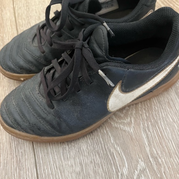 Shoes - Picture 8 of 8